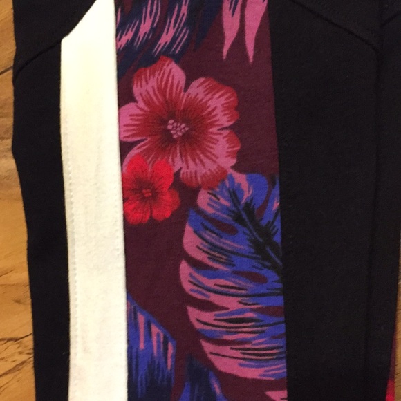 Small Victoria’s Secret Pink yoga leggings - Picture 9 of 11